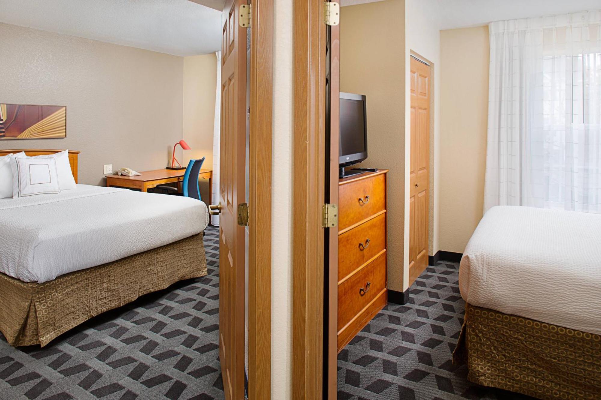 Towneplace Suites Philadelphia Horsham Exterior foto